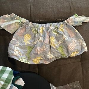B 9    Small Shop Easter Top